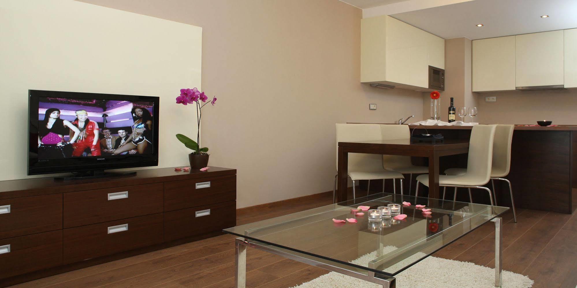 Golden Fish Apartmany Xia Plzeň Exterior foto